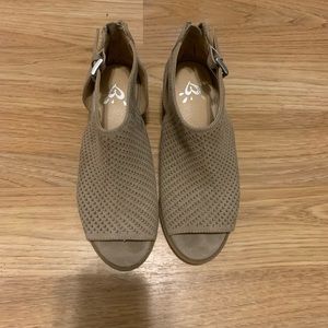 Girls justice size 4 peep toe shoes